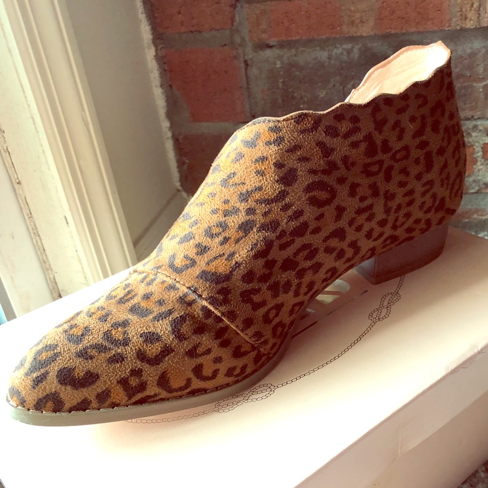 Leopard/Cheetah Scalloped Flats